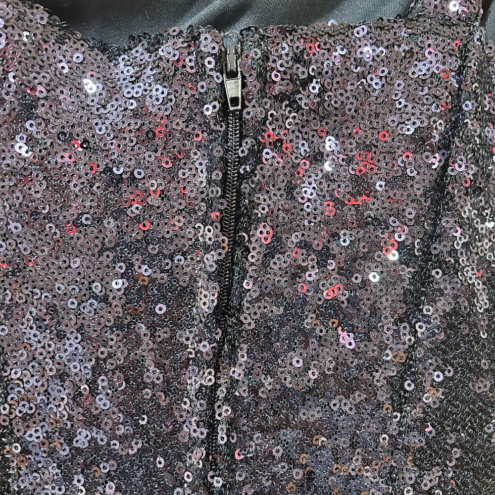 Honey and Rosie, sparkly purple fitted dress with slit, size xs - Picture 6 of 7